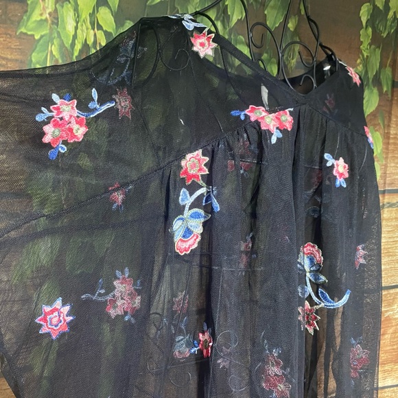 🆕 Boutique Floral Over-lay - Picture 3 of 5